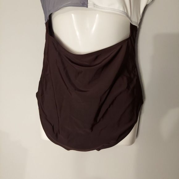 Color Block Cutout Swimsuit - Picture 4 of 5